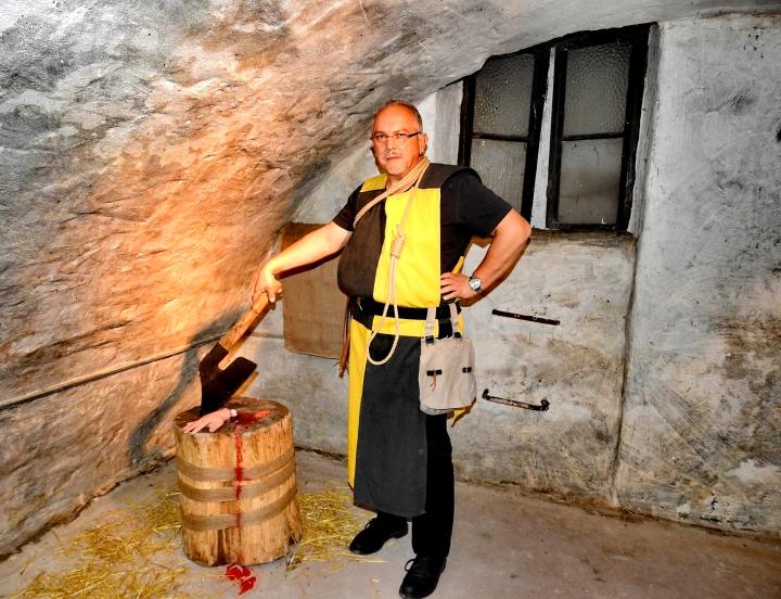 IMG_20221128_192215_edit_14576179760796